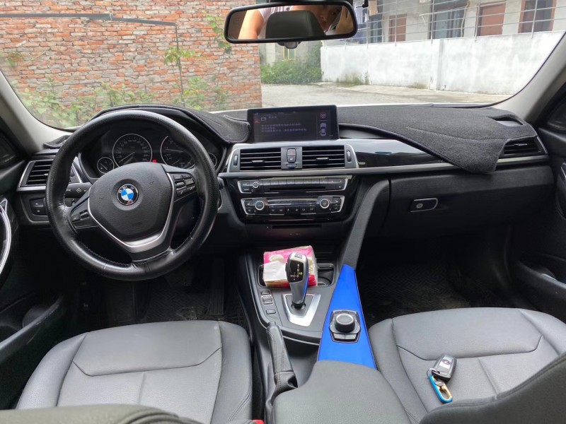 成都16年宝马3系5