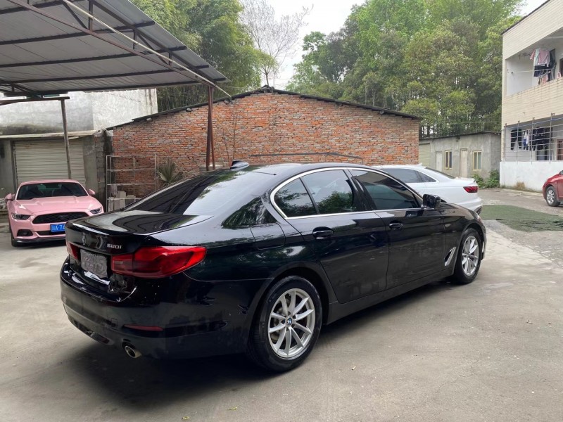 成都20年宝马5系8