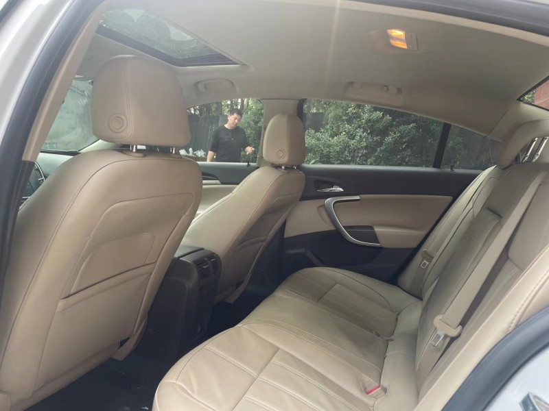 成都17年别克君威4