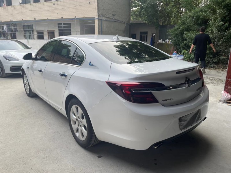 成都17年别克君威7