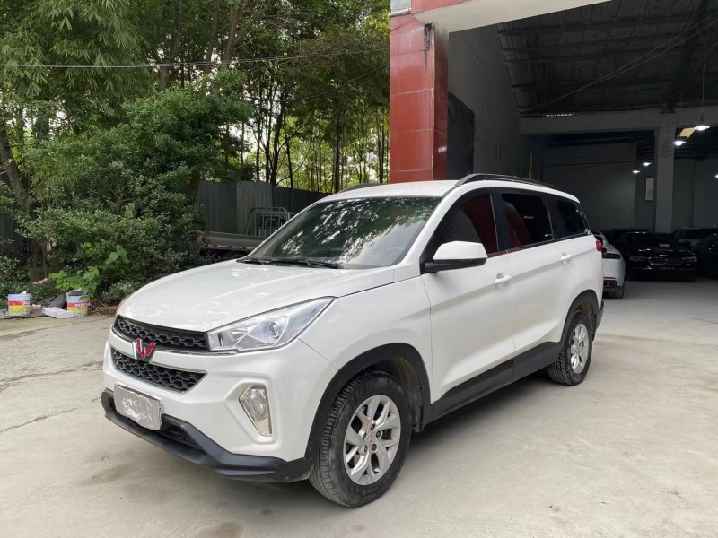 成都18年五菱汽車宏光S32