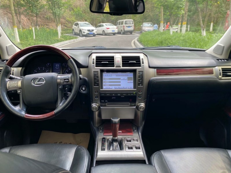 武汉13年雷克萨斯GX8