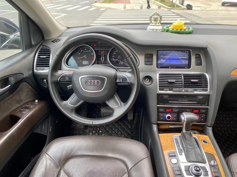 广州13年奥迪Q75