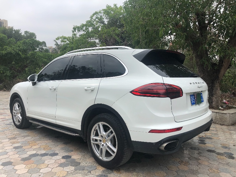 深圳17年保时捷卡宴1