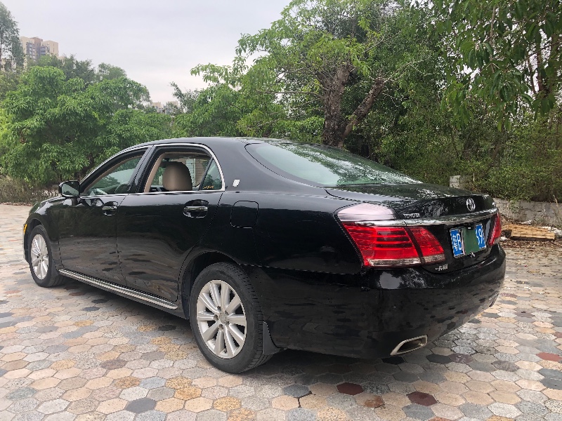 深圳13年丰田皇冠1