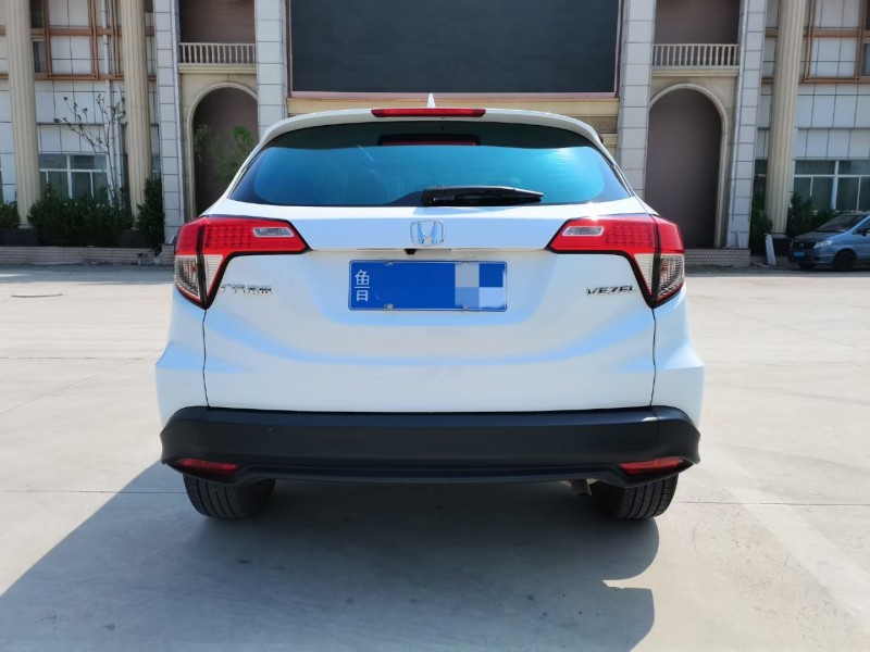 济宁21年本田缤智2