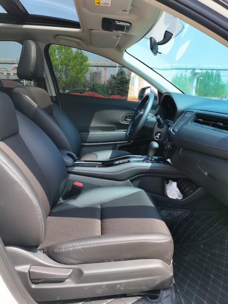济宁21年本田缤智4