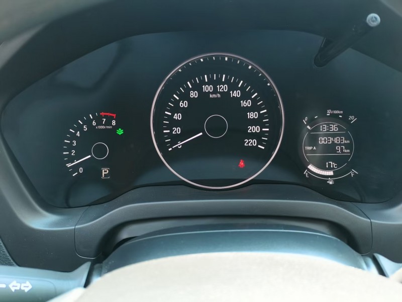 济宁21年本田缤智5