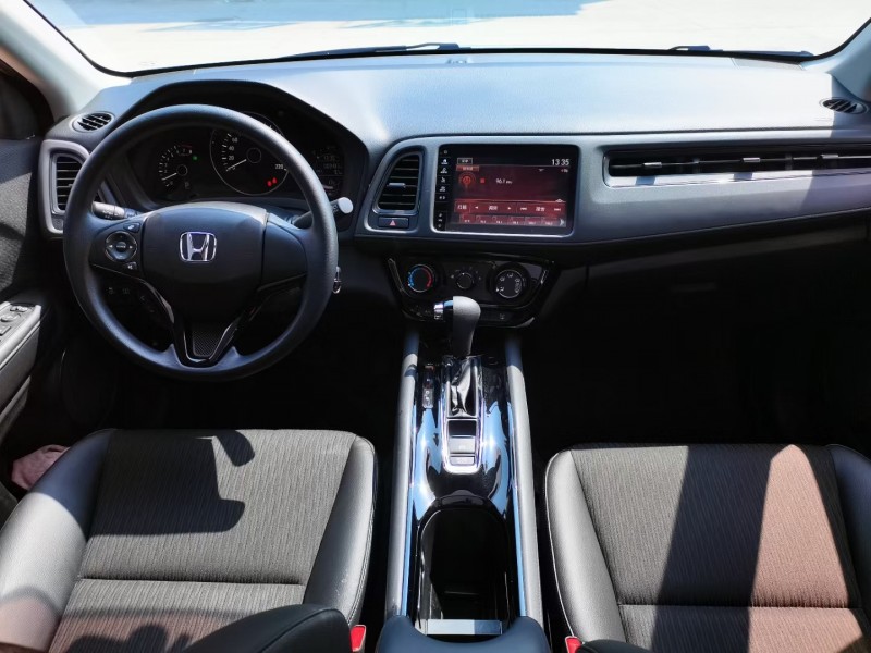 济宁21年本田缤智9