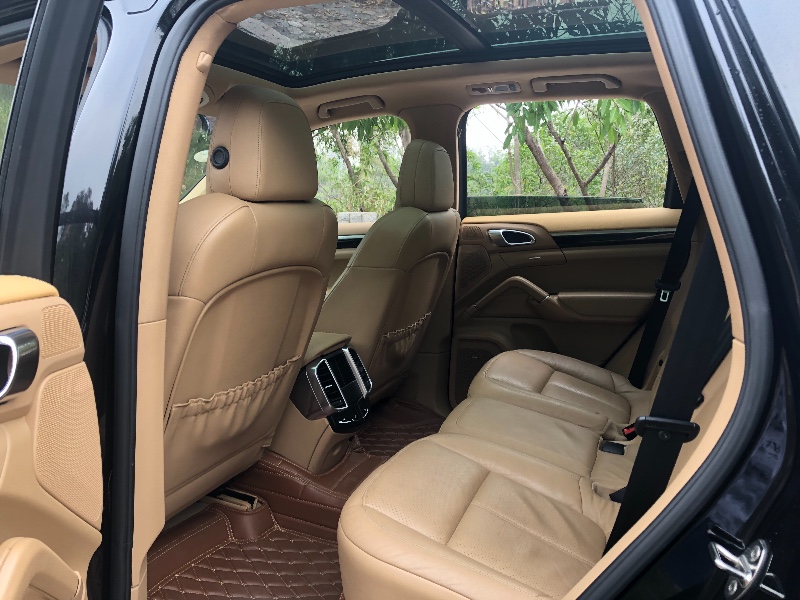 深圳12年保时捷卡宴6