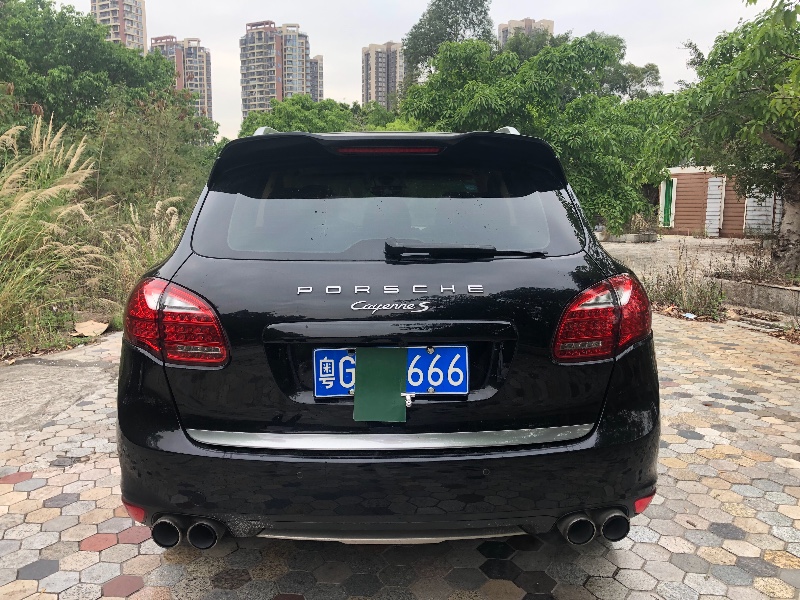 深圳12年保时捷卡宴8