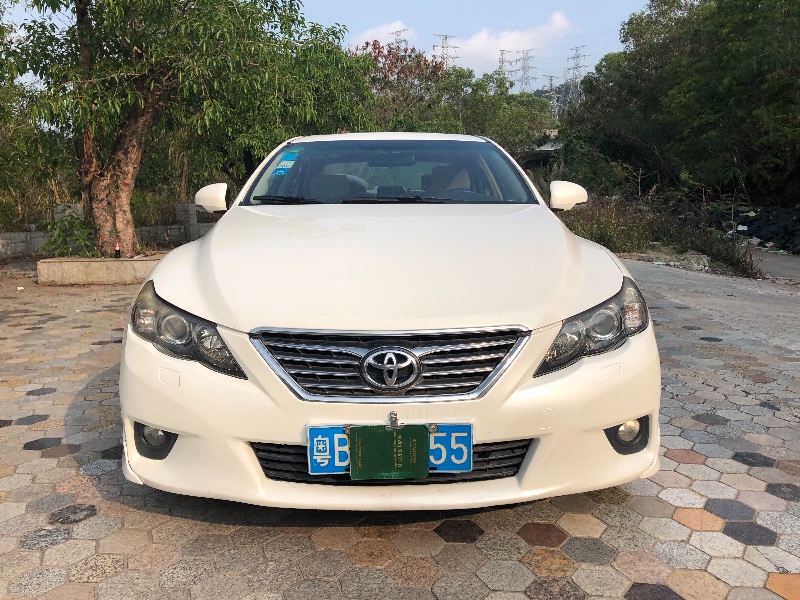 深圳13年丰田锐志2