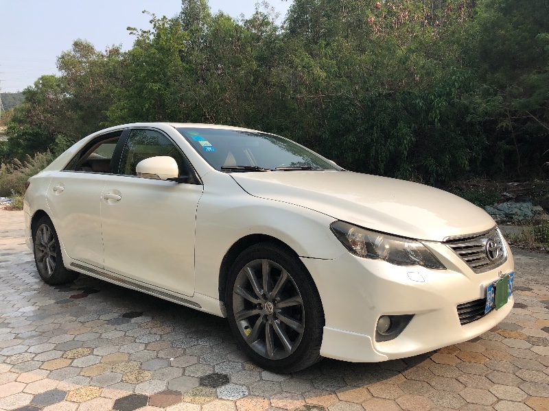 深圳13年丰田锐志3