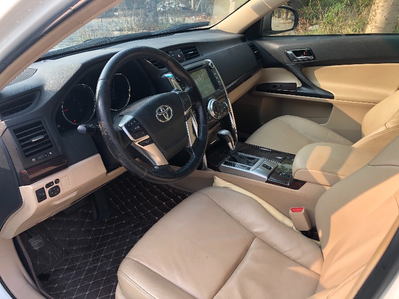 深圳13年丰田锐志4