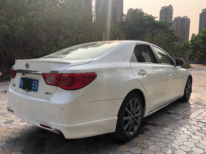 深圳13年丰田锐志9