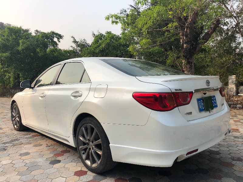 深圳13年丰田锐志8