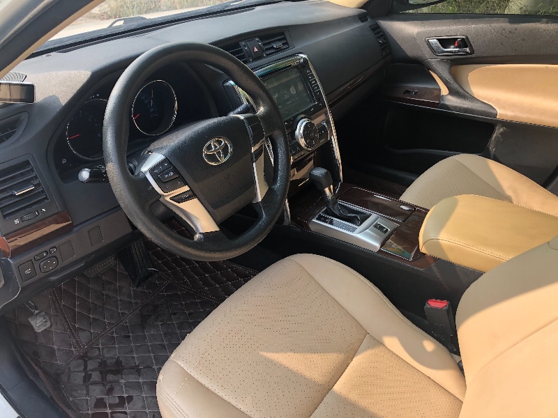 深圳14年丰田锐志4