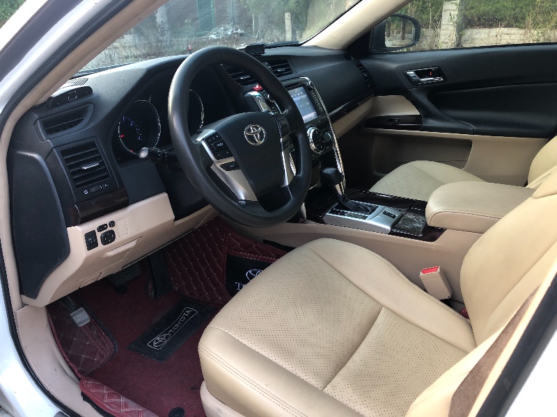 深圳13年丰田锐志5