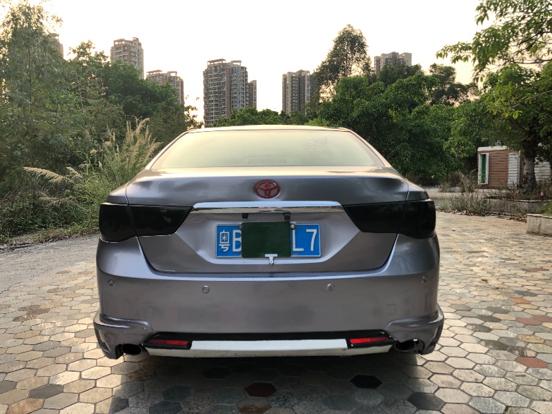 深圳13年丰田锐志8