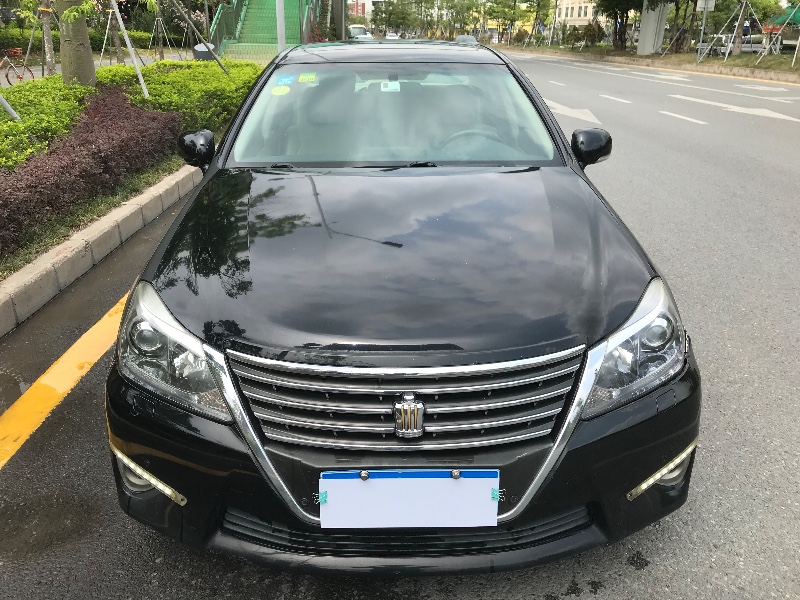 深圳13年丰田皇冠2
