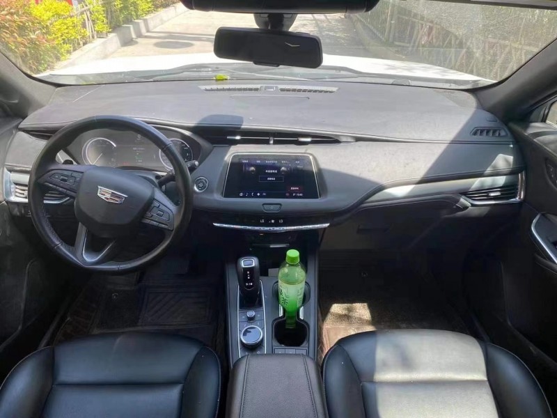 济宁19年凯迪拉克XT46