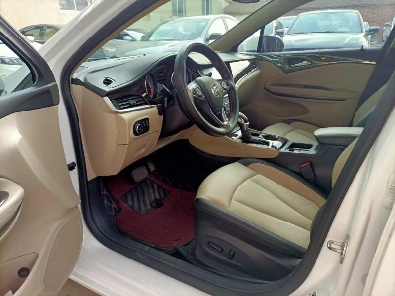 保定19年别克威朗3