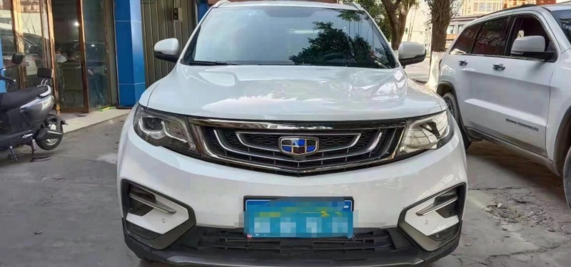 成都19年吉利博越1