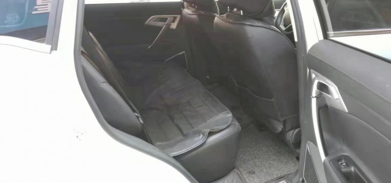 成都19年吉利博越2