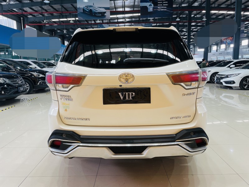 武汉16年丰田汉兰达3