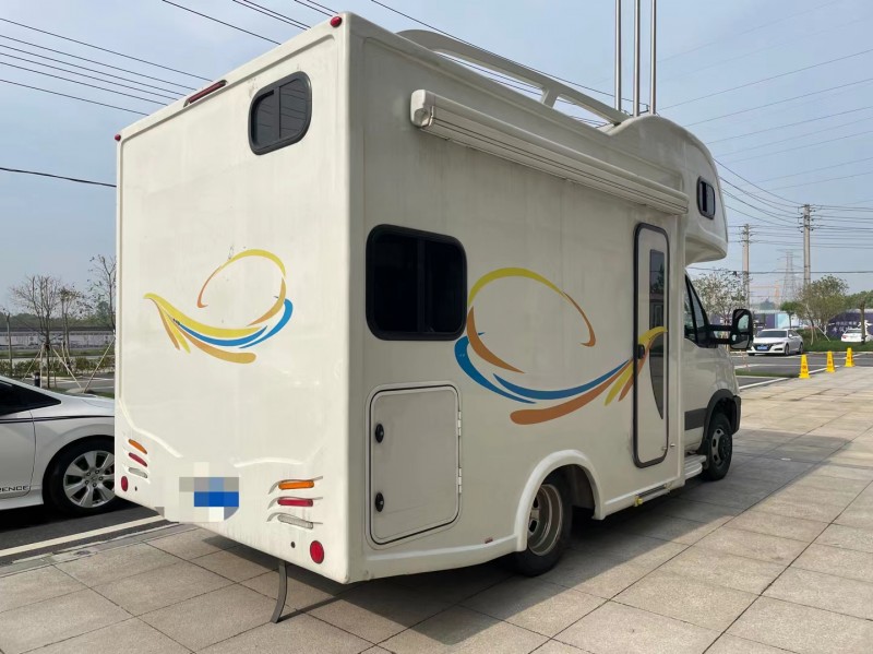 邢台19年依维柯房车5