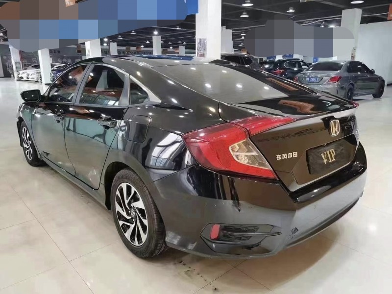 武汉18年本田思域1