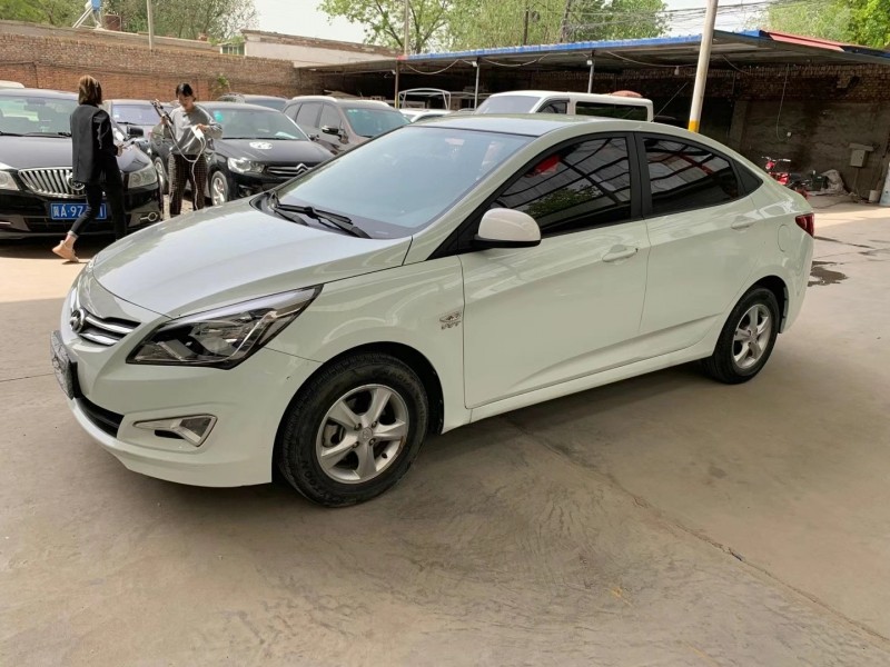 保定15年现代瑞纳3