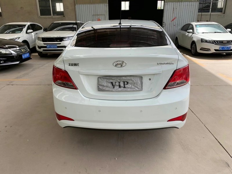 保定15年现代瑞纳6