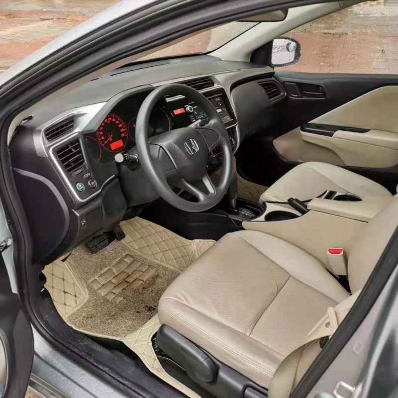 东莞21年本田锋范2