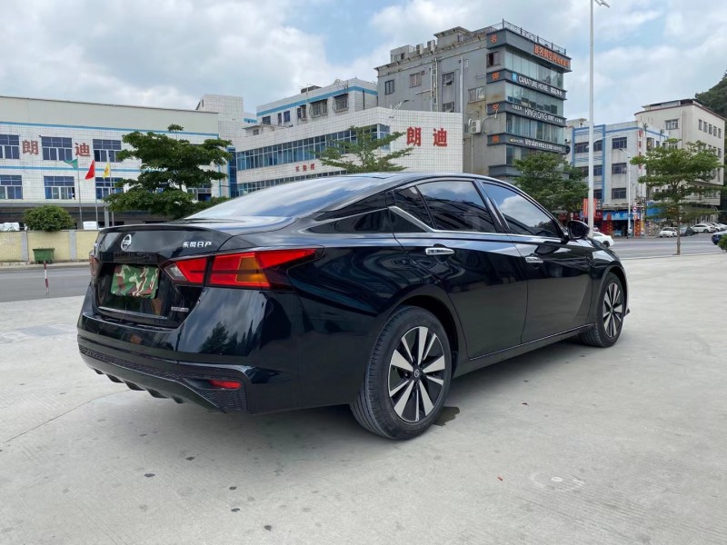 东莞20年日产天籁5