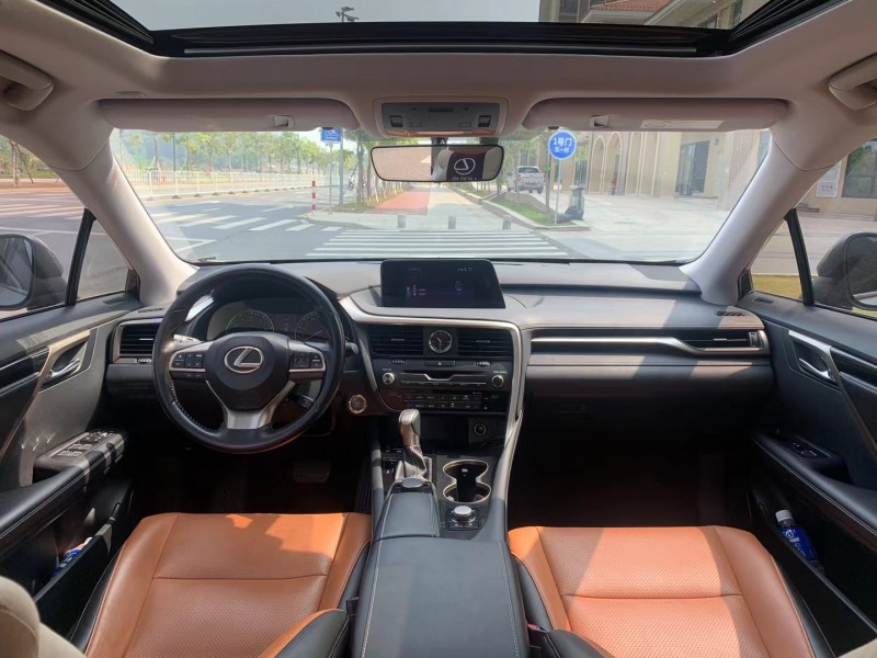 广州18年雷克萨斯RX8