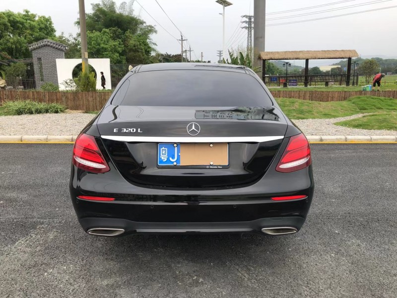 广州17年奔驰E7