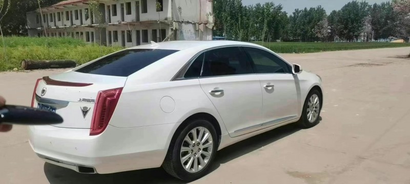 許昌15年凱迪拉克XTS8