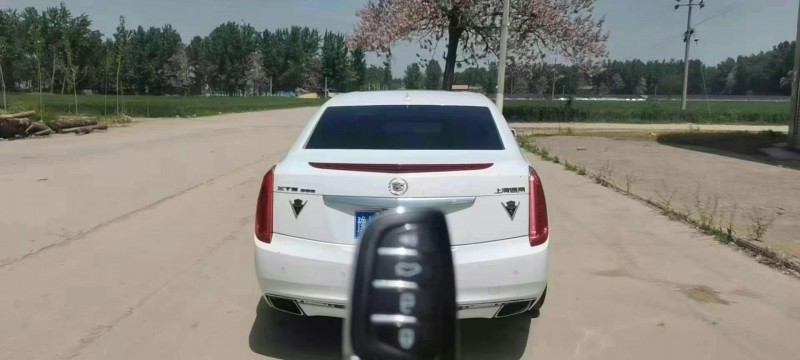 許昌15年凱迪拉克XTS9