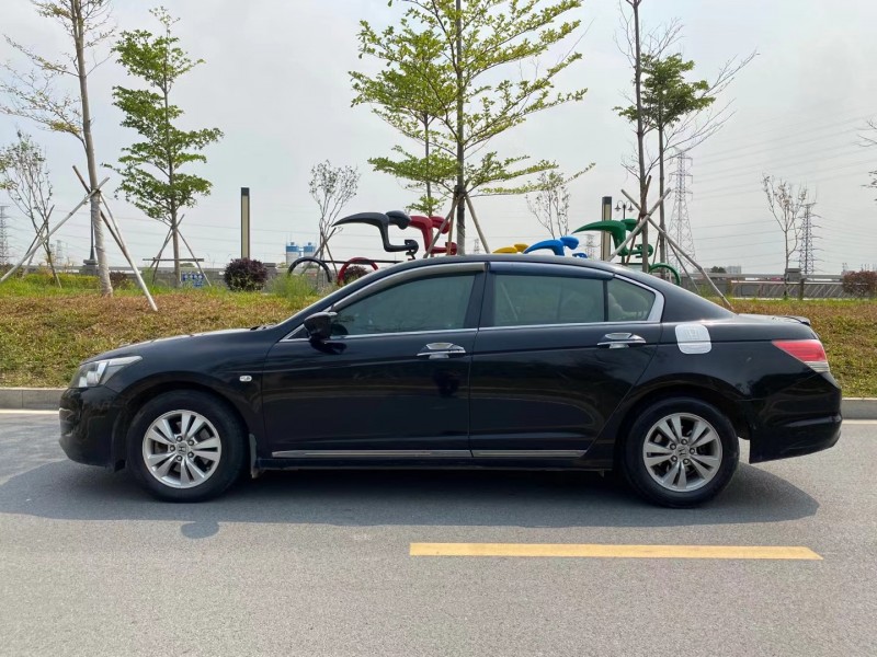 东莞08年本田雅阁4