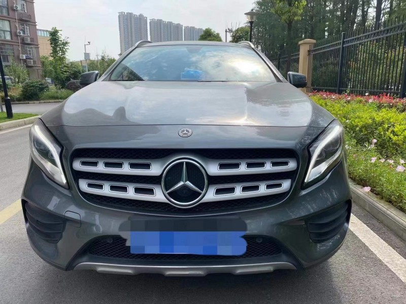 恩施19年奔馳GLA1