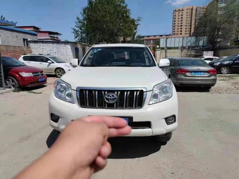 保定10年丰田普拉多1