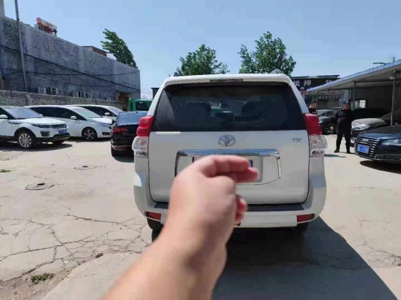 保定10年丰田普拉多4