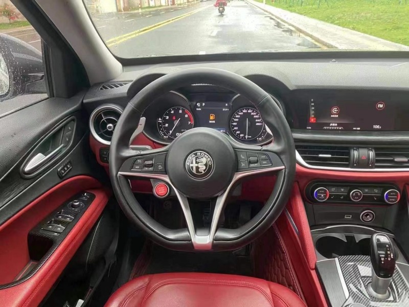 广州18年阿尔法·罗密欧Stelvio6