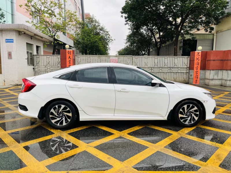 东莞17年本田思域6