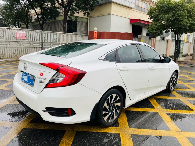 东莞17年本田思域4