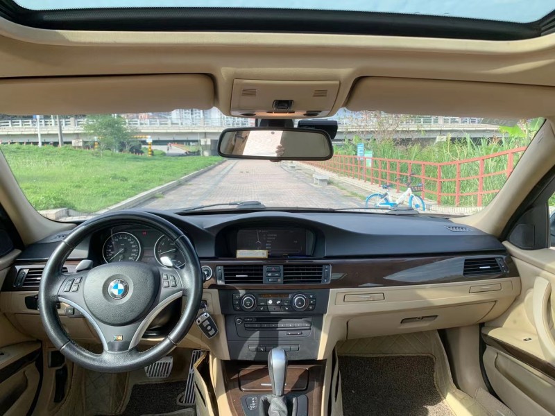 广州11年宝马3系7
