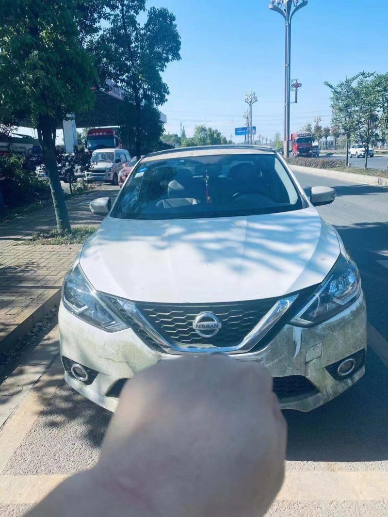 長沙16年日產軒逸1