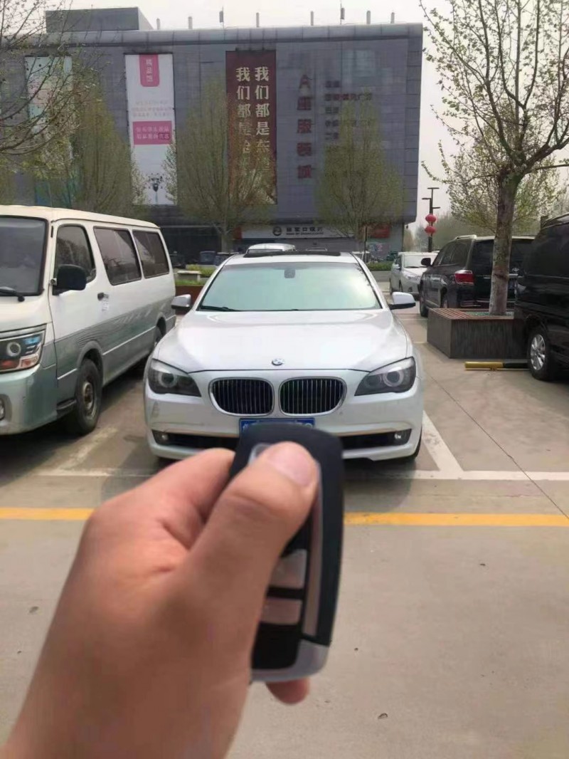 保定10年宝马7系1