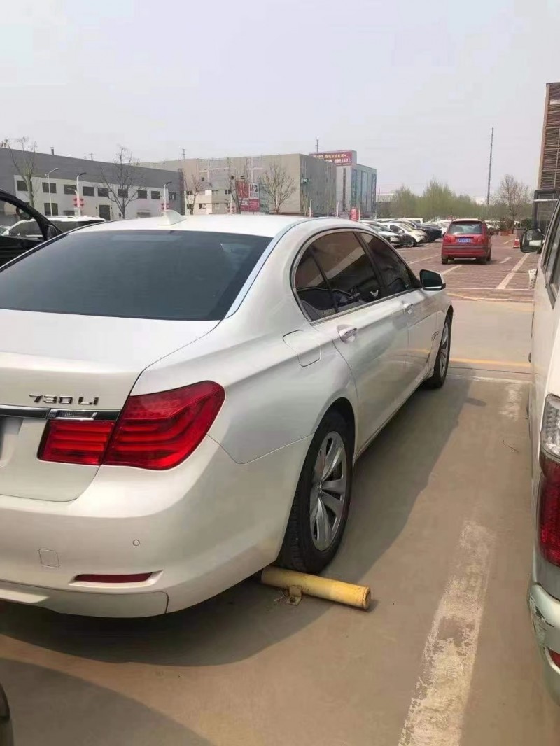 保定10年宝马7系6